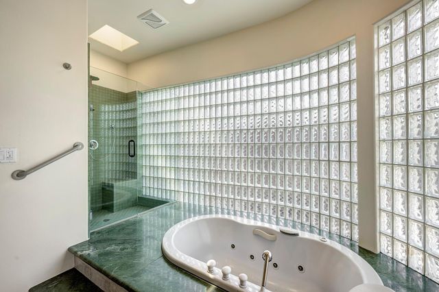 5304 Braeburn Drive, Bellaire, TX 77401