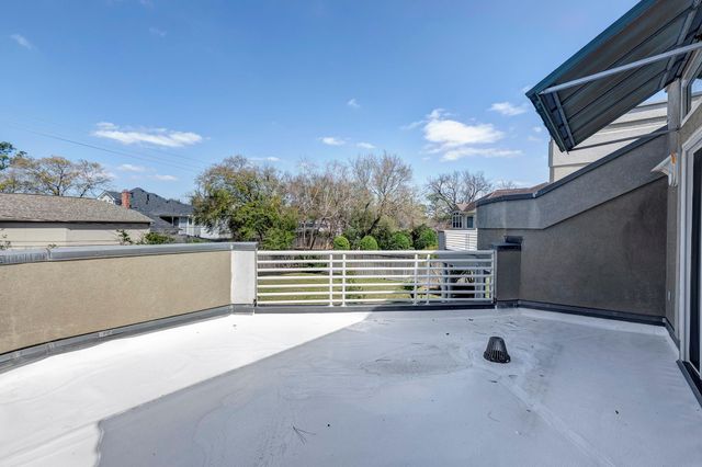 5304 Braeburn Drive, Bellaire, TX 77401