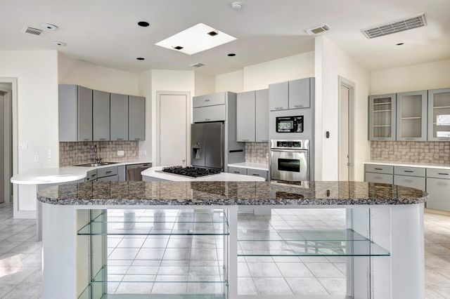 5304 Braeburn Drive, Bellaire, TX 77401