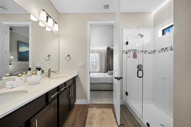 4642 W Pinehurst Trl W, Oakland Park, FL 33309