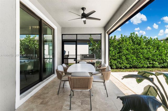 4642 W Pinehurst Trl W, Oakland Park, FL 33309