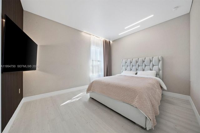 4642 W Pinehurst Trl W, Oakland Park, FL 33309