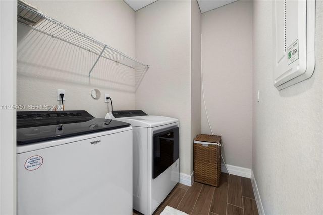 4642 W Pinehurst Trl W, Oakland Park, FL 33309