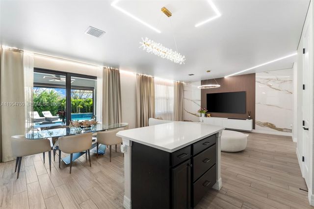 4642 W Pinehurst Trl W, Oakland Park, FL 33309