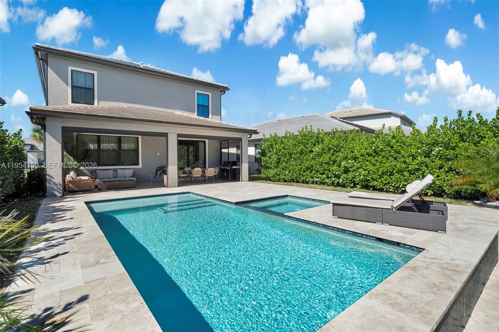 4642 W Pinehurst Trl W, Oakland Park, FL 33309