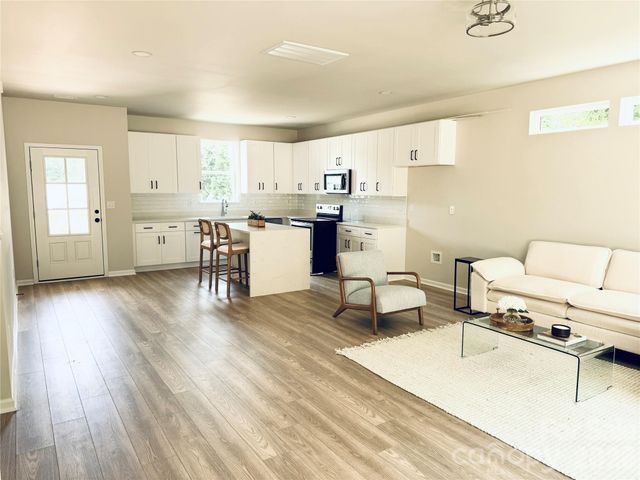 1022 Greenoak Drive, Lancaster, SC 29720