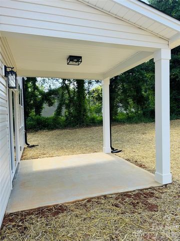 1022 Greenoak Drive, Lancaster, SC 29720