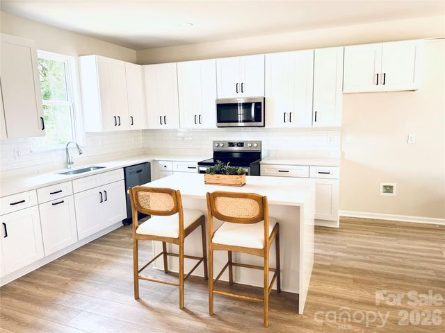 1022 Greenoak Drive, Lancaster, SC 29720