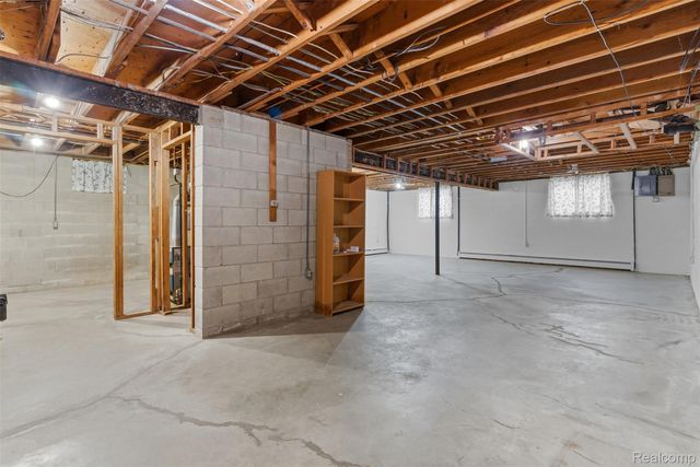 7476 Torrey Road, Mundy Township, MI 48473