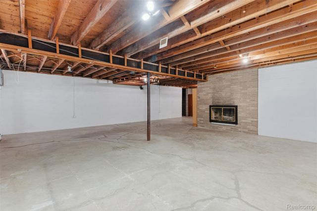 7476 Torrey Road, Mundy Township, MI 48473