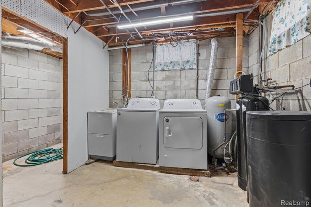 7476 Torrey Road, Mundy Township, MI 48473