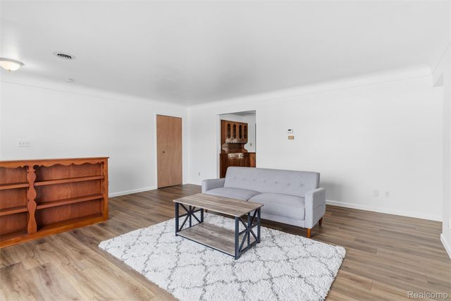 7476 Torrey Road, Mundy Township, MI 48473