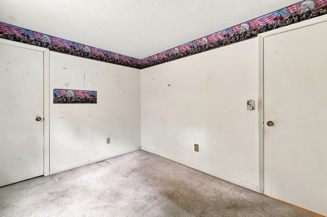10 Lancaster Drive, Londonderry, NH 03053