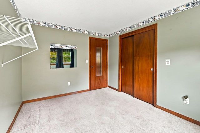 10 Lancaster Drive, Londonderry, NH 03053