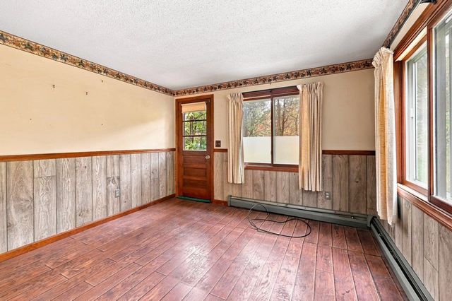 10 Lancaster Drive, Londonderry, NH 03053