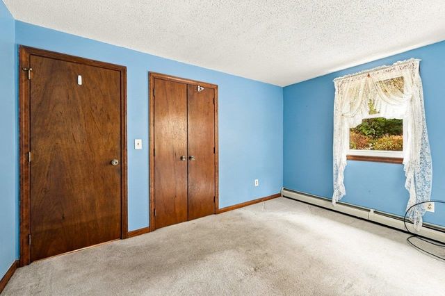 10 Lancaster Drive, Londonderry, NH 03053