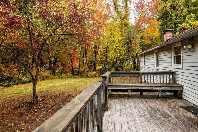 10 Lancaster Drive, Londonderry, NH 03053