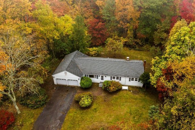 10 Lancaster Drive, Londonderry, NH 03053