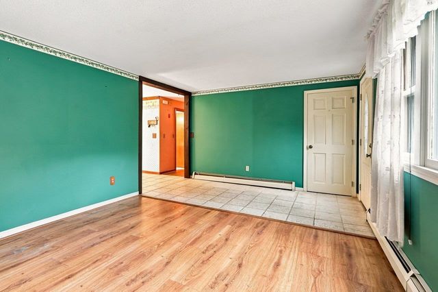 10 Lancaster Drive, Londonderry, NH 03053