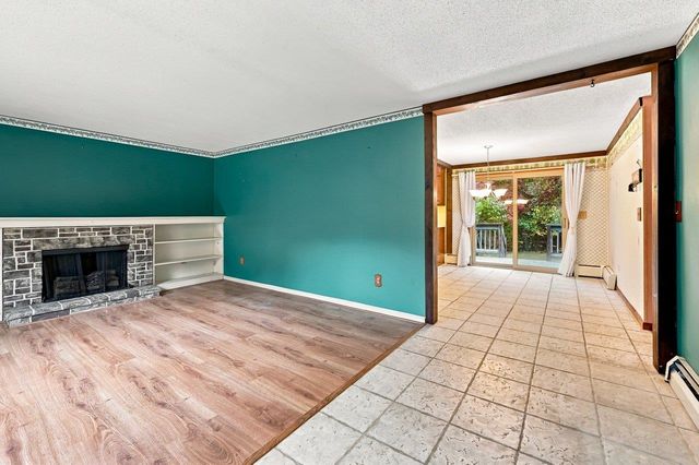 10 Lancaster Drive, Londonderry, NH 03053