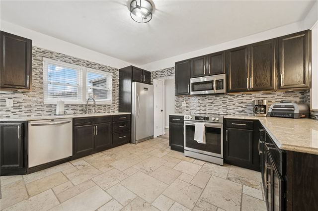 624 Trescovich Rd, Unity Twp, PA 15650