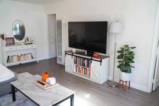 736 E, Coronado, CA 92118