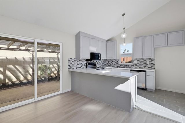 1371 Sunnycrest Circle, San Jose, CA 95122