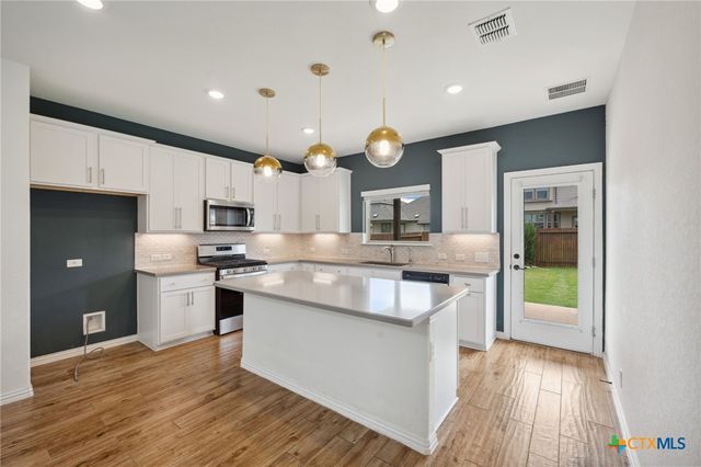 2013 Flametree Avenue, New Braunfels, TX 78132