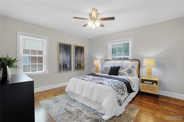 1542 N Hanley Road, University City, MO 63130