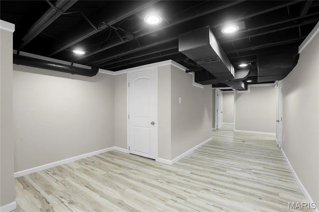 1542 N Hanley Road, University City, MO 63130