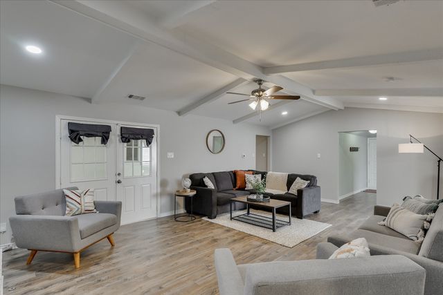 5825 Hillcroft Street, Dallas, TX 75227