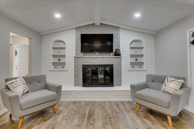 5825 Hillcroft Street, Dallas, TX 75227