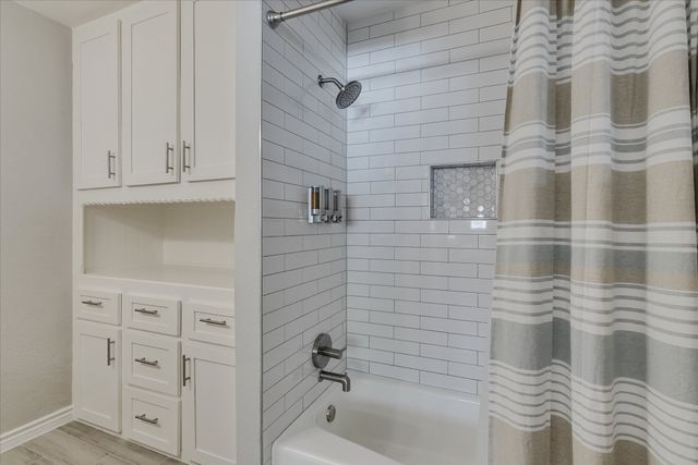 5825 Hillcroft Street, Dallas, TX 75227