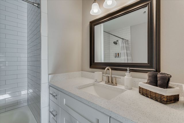 5825 Hillcroft Street, Dallas, TX 75227