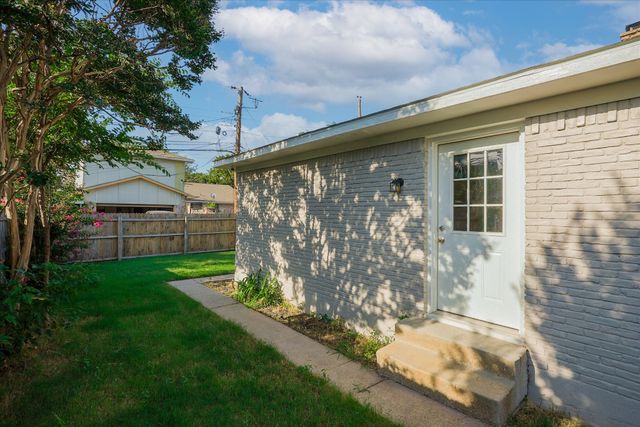 5825 Hillcroft Street, Dallas, TX 75227