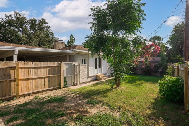 5825 Hillcroft Street, Dallas, TX 75227