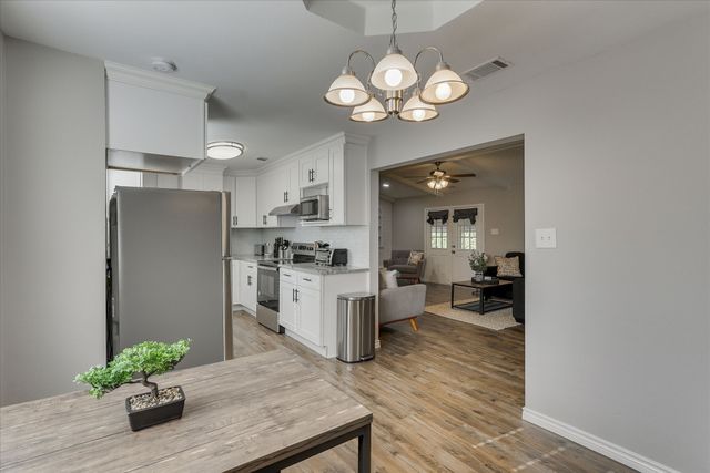 5825 Hillcroft Street, Dallas, TX 75227