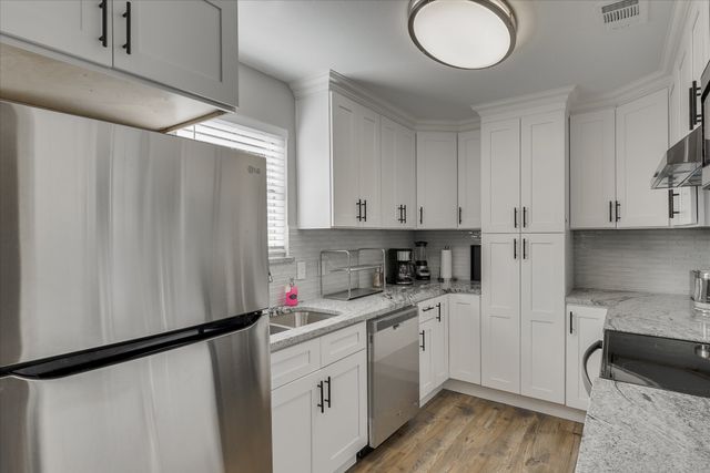 5825 Hillcroft Street, Dallas, TX 75227