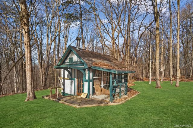 48 Chardavoyne Road, Warwick, NY 10990