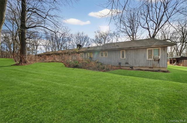 48 Chardavoyne Road, Warwick, NY 10990