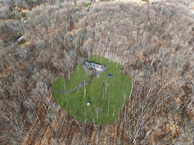 48 Chardavoyne Road, Warwick, NY 10990