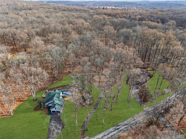 48 Chardavoyne Road, Warwick, NY 10990