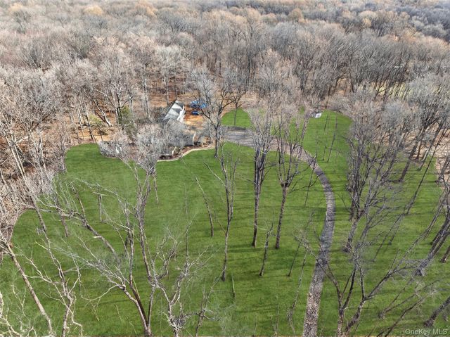 48 Chardavoyne Road, Warwick, NY 10990