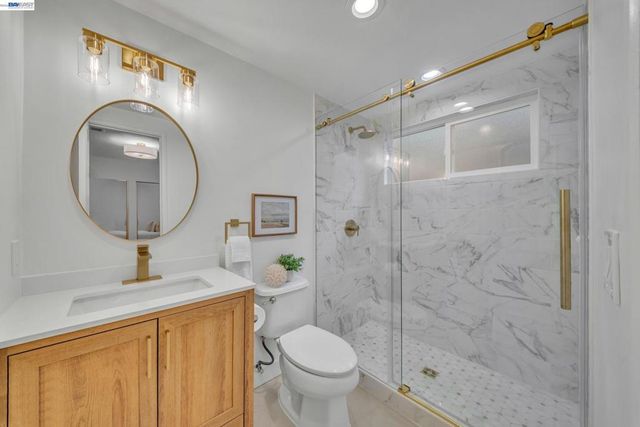 2421 2421 Mallard Dr, Walnut Creek, CA 94597