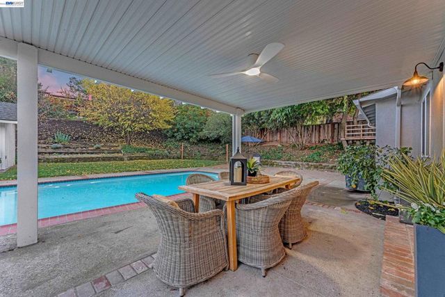 2421 2421 Mallard Dr, Walnut Creek, CA 94597