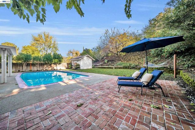 2421 2421 Mallard Dr, Walnut Creek, CA 94597