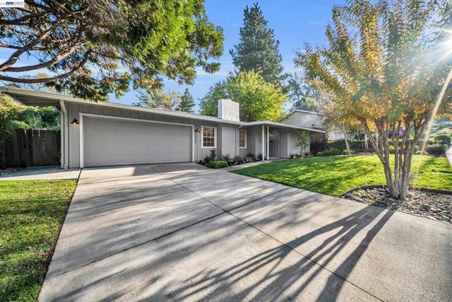 2421 2421 Mallard Dr, Walnut Creek, CA 94597