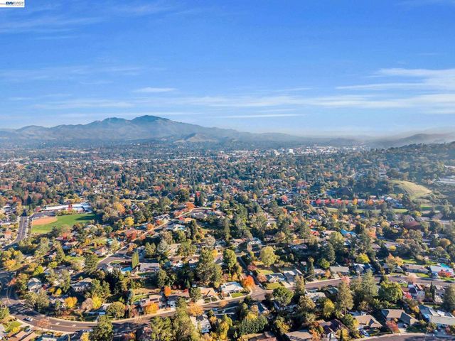 2421 2421 Mallard Dr, Walnut Creek, CA 94597