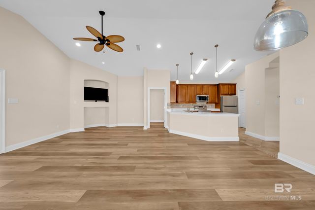 226 Hemingway Loop, Foley, AL 36535