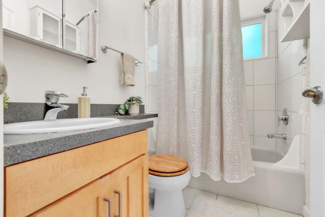 3905 Apple Blossom Way, Carmichael, CA 95608